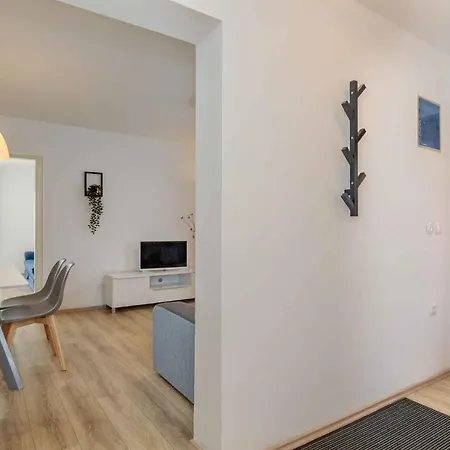Apartment In Njivice/insel Krk 34038 Njivice