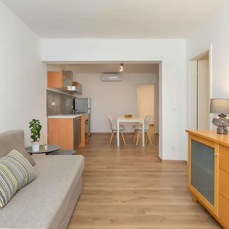 Apartment In Njivice/insel Krk 34038